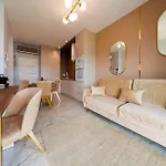 Olszynki Park 2- High-end Luxury With View, Centre By Staynest 아파트