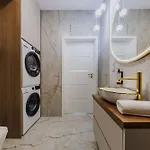 Olszynki Park 2- High-end Luxury With View, Centre By Staynest 아파트