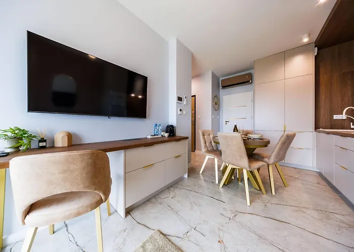 Apartment Olszynki Park 2- High-end Luxury With View, Centre By Staynest Rzeszów